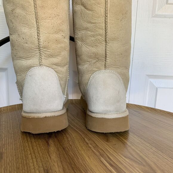 Classic Tall Beige Water-resistant Suede Boots US 7 Women SheepsKin 13 In Tall - Picture 6 of 16